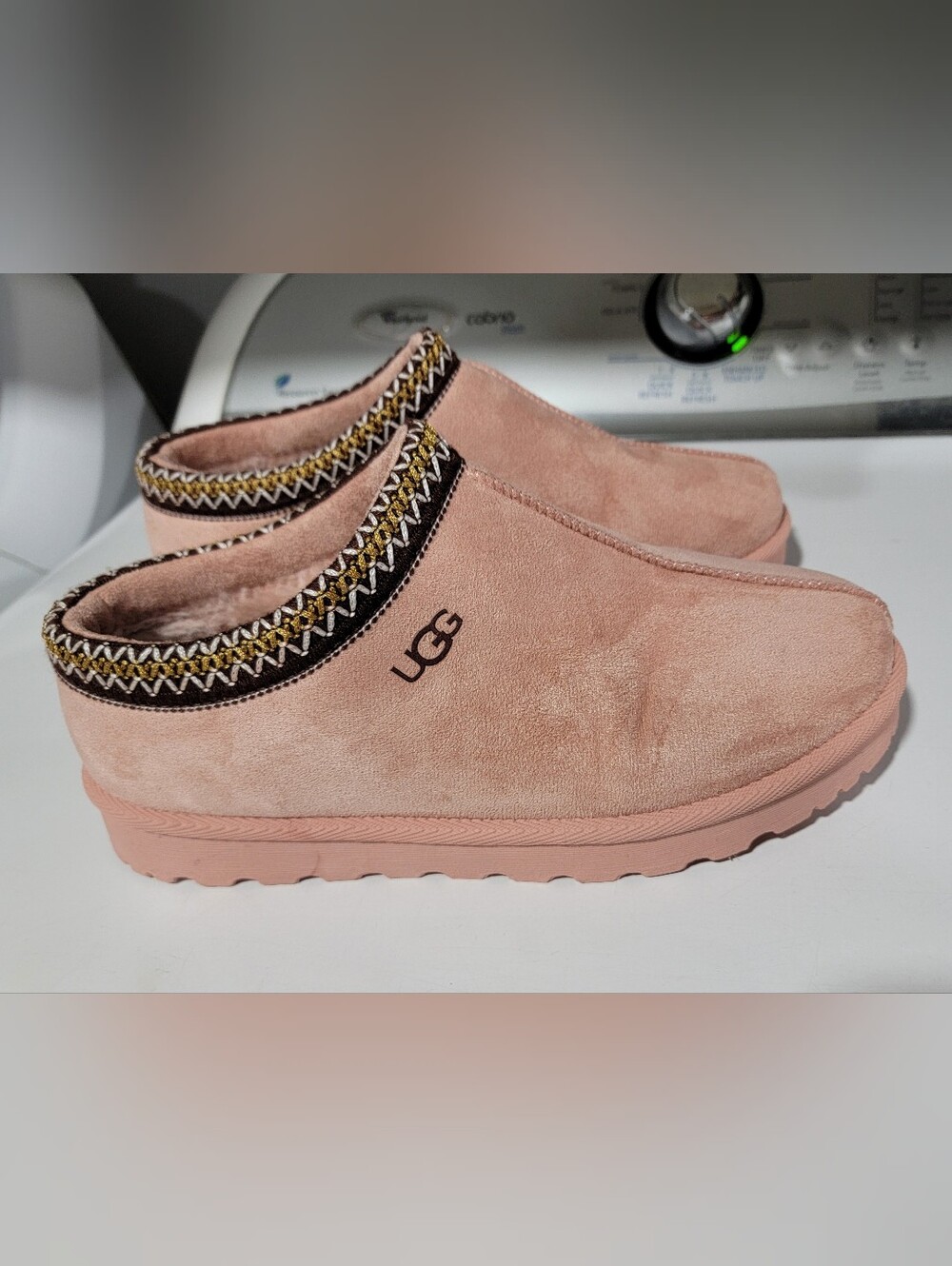 Like New'UGG Tasman Slippers in Pink-size 10